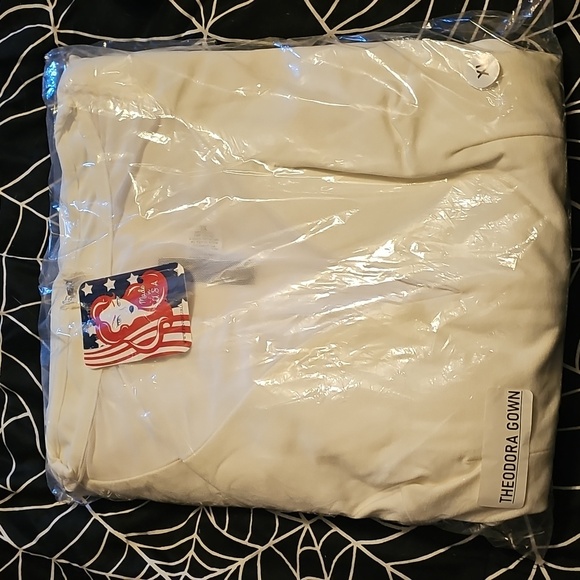 Pinup Girl White Theodora Gown, XL, BNWT - Picture 2 of 3